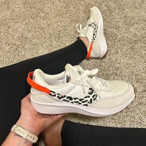 ✨NEW! Nike Waffle Debut Shoes w/ Leopard Pop✨